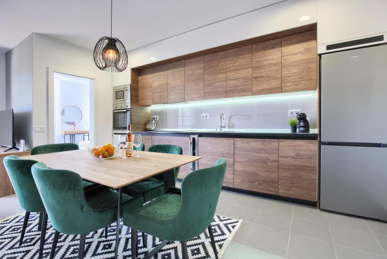 Beautiful Two-Bedroom Seaside Apartment In פרמנטורה מראה חיצוני תמונה